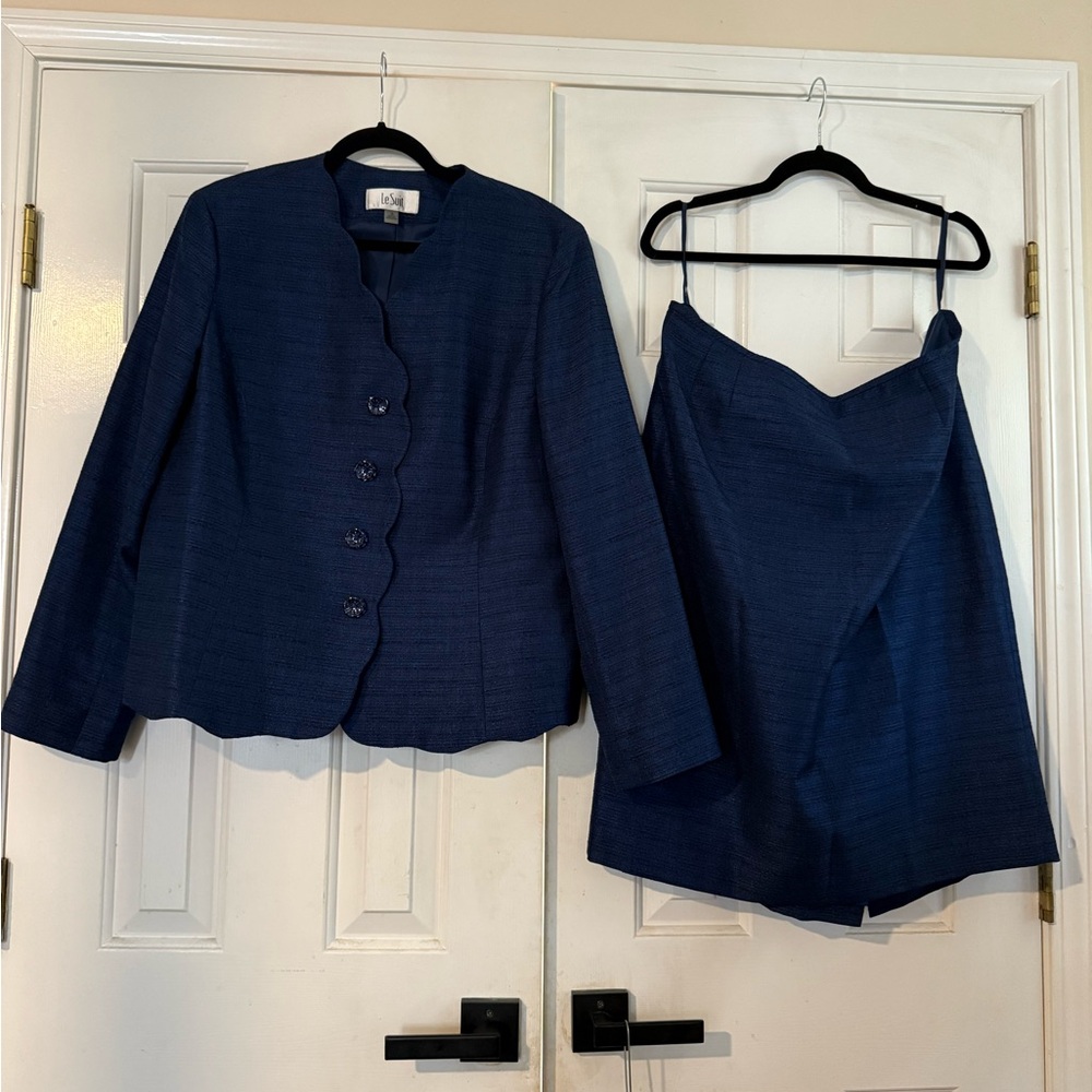 Le Suit Navy Textured Skirt Suit